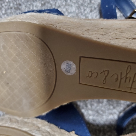 Women's Espadrille Sandals - Picture 5 of 5